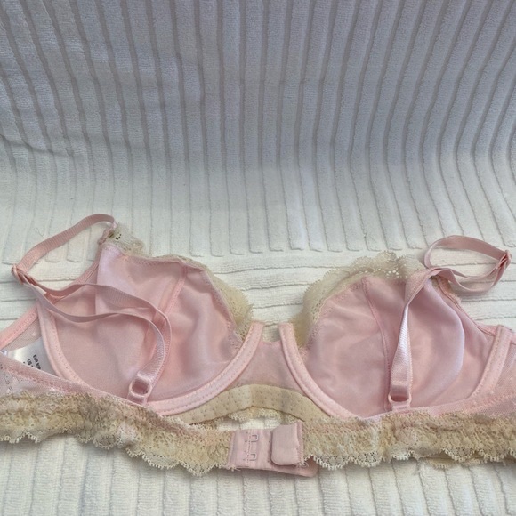 H & M 36B Inlined Underwire Bra in Pink - Picture 6 of 8